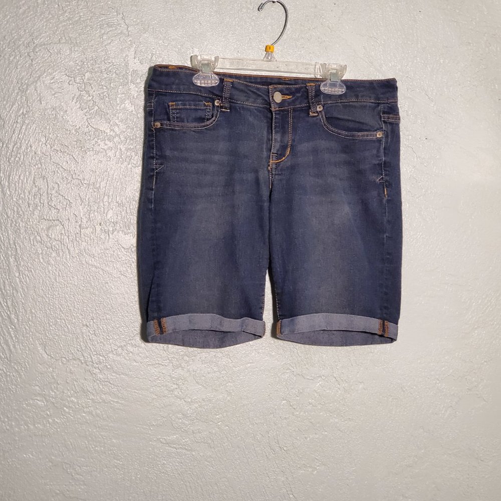 AEROPOSTALE BERMUDA SHORTS SIZE 6